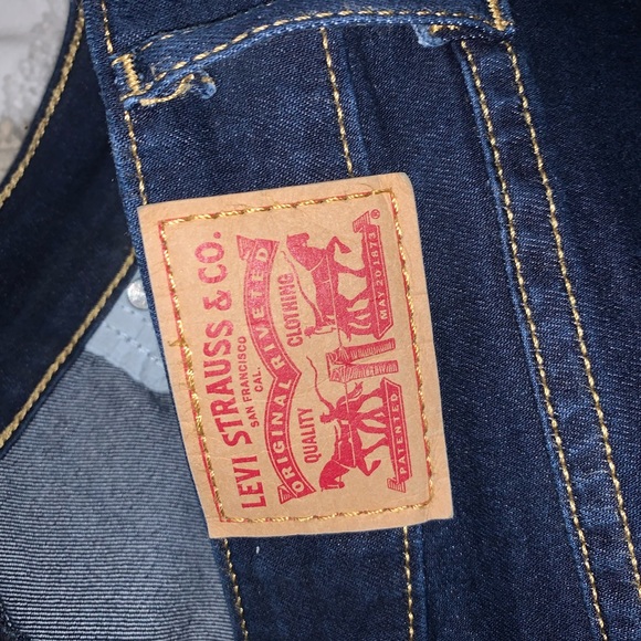 Dark washed Levi’s - Picture 4 of 4